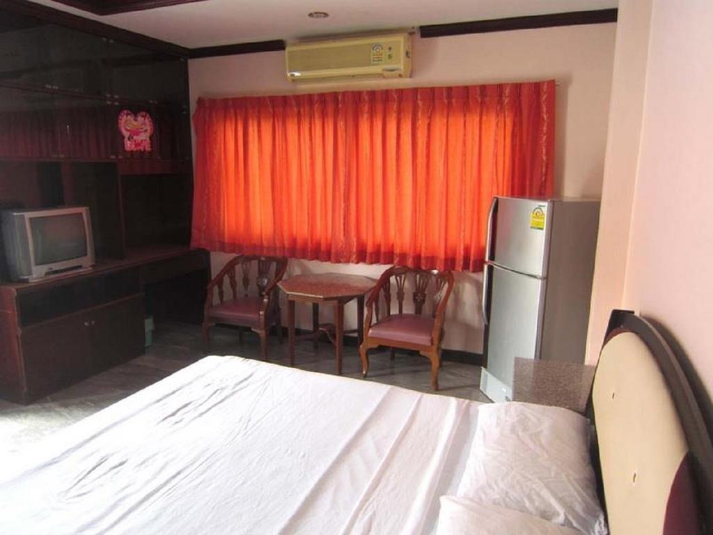 Aa Guesthouse Pattaya Buitenkant foto