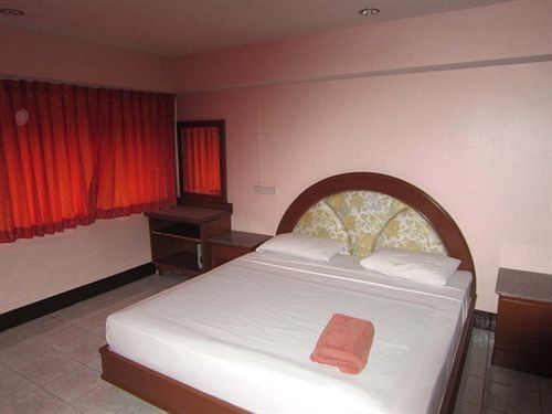 Aa Guesthouse Pattaya Buitenkant foto