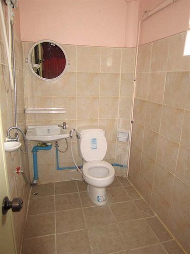 Aa Guesthouse Pattaya Buitenkant foto